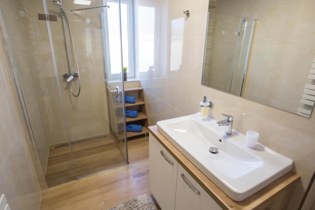 City Apartment โปปรัด ภายนอก รูปภาพ